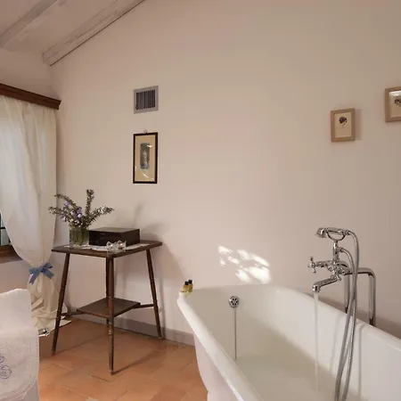 Villa Chiantivillas Torricella, 27 *
